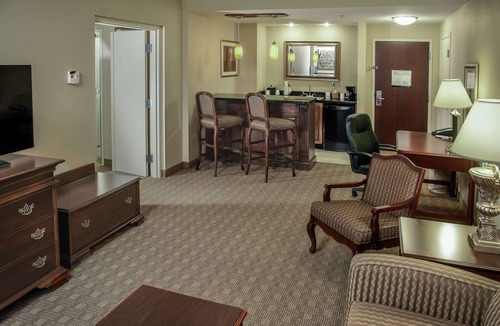 Canfield Hotel | Hampton Inn & Suites Youngstown-Canfield