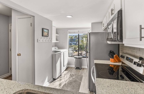 Oceanmarsh Subdivision Condo | Harbor Island Bliss: 2BR Condo, Beach Access, Resort Pool, & Stunning Views!