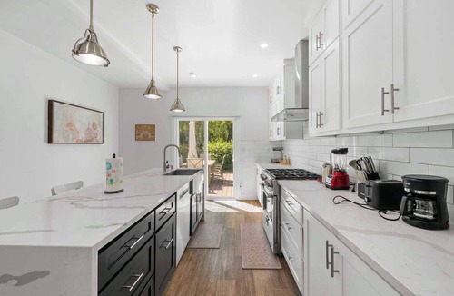 Northwest San Pedro House | Harbor View Haven on Bandini St #42558