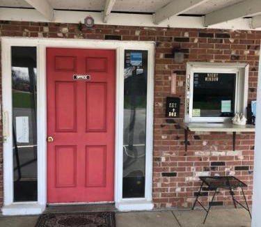 Mount Vernon Hotel | Harcourt Motel