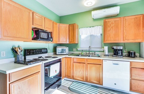 Harrison House | Harrison Home w/Grill & Lake Views: Walk to Town!