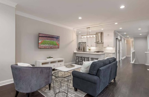 Downtown Columbus House | Harrison West 6BR New Build Family Friendly
