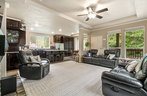 Skykomish House | Hart Haus at Stevens Pass- spacious w/hot tub, EV charger, enclosed yard for pets!