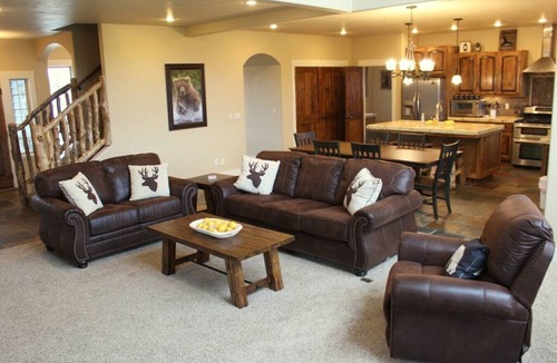 Tamarack Resort Apartment | Hawk`s Bay Chalet .