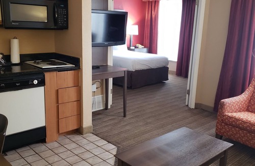 Warren Hotel | Hawthorn Suites by Wyndham Detroit Warren