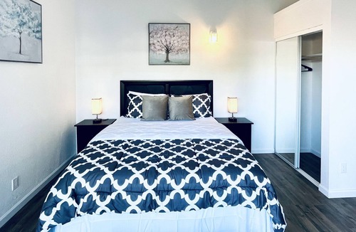 Hayward House | Hayward Entire2br comfortable Home/Free Parking