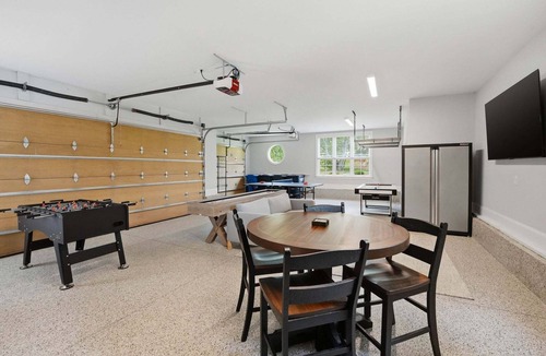 Mount Mourne House | Hazelton Haven| Game Room | Solo Stove | Sleeps 16