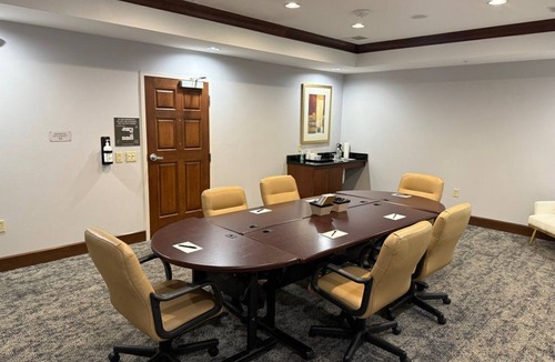 Oconomowoc Apartment | Hearing Accessible Queen Studio in Oconomowoc