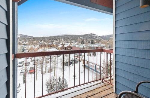 Historic District House | Heart of Breck Condo with Loft Breathtaking Views