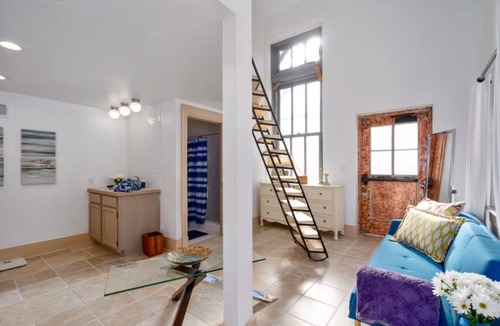 Sapulpa House | Heart of Route 66. Stunning Apartment on Old City Hall's 2nd Floor