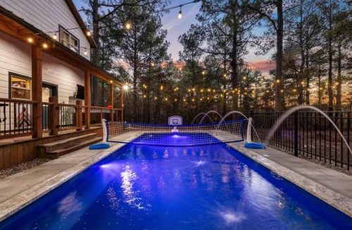 Pickens House | Heated Pool, MiniGolf, Hot Tub, FirePit, Sleeps 14
