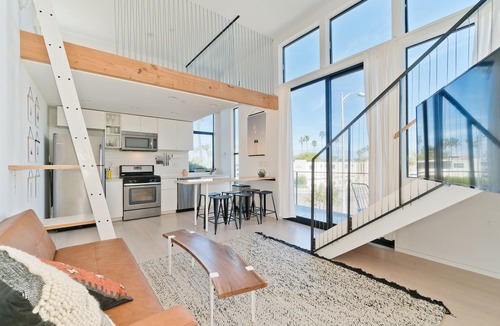 Ocean Beach House | Heavily Discounted & Thoroughly Clean @ the Beach