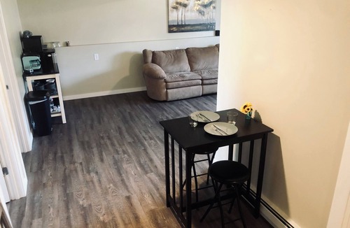 Helena Valley Northwest House | Helena Valley Guest Suite with Hot Tub