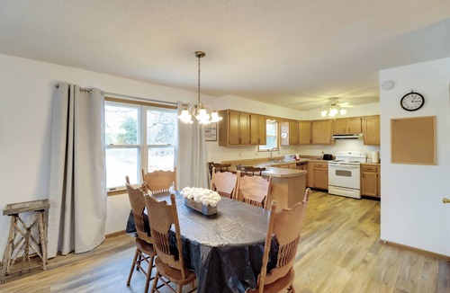 Henderson House | Henderson Home w/Patio: 1 Mi to Norfork Lake