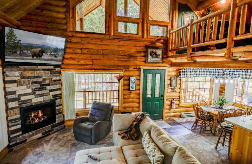 Island Park House | Henrys Cast by KABINO Hot Tub Large Driveway PS4 Dog Friendly Fire Pit Fireplace