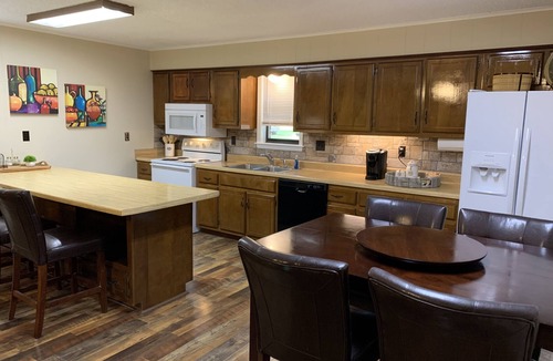 Hernando House | Hernando Retreat! Private, Clean, Spacious and near Hernando Town Square!