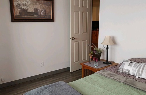 Hettinger Apartment | Hettinger Hunting lodge, rent by the day,week, or month walking