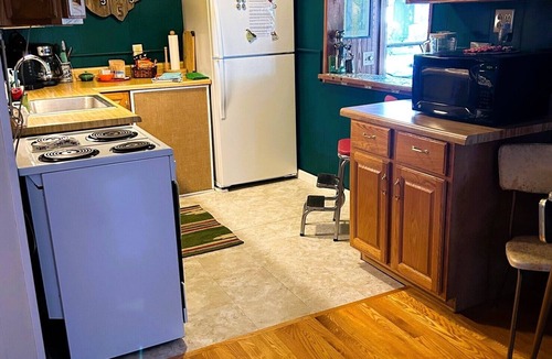Lakeview House | Hidden Gem Close To Lake!