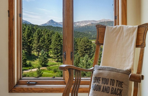 Bozeman House | Hidden Hollow- Sweet home with incredible views and a hot tub!