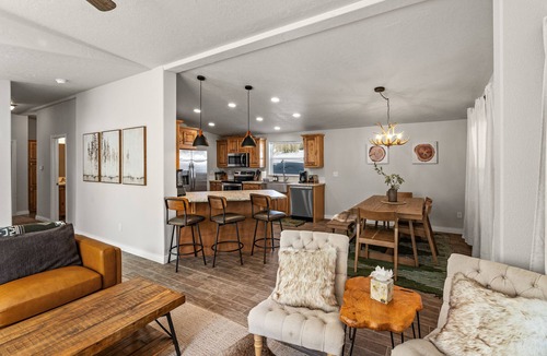 Lazy Acres House | Hidden Pines