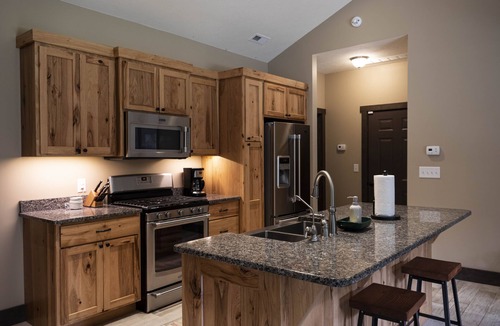 Bloomington House | Hidden Retreat on 30 Wooded Acres 5 Miles to Town