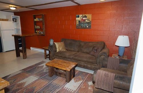 Waynesburg Apartment | Hidden Tracks, Long Term stays welcome