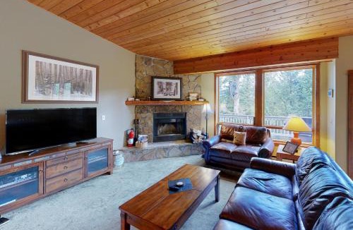 Big Sky Apartment | Hidden Village 20