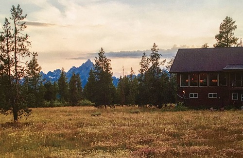 Moran Cabin | Hide away in Teton National Forest, Secluded, Peaceful & Serene