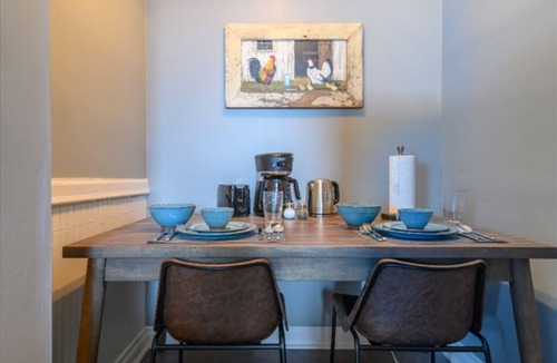 Pasadena Apartment | High Ceiling, Cozy 1BR Apt, Walk to Metro & Shops