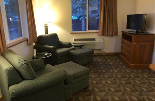 Bellevue Hotel | High Country Motel