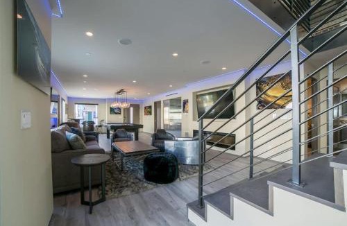 Balboa Peninsula House | High End Luxury Near The Bay & Beach home