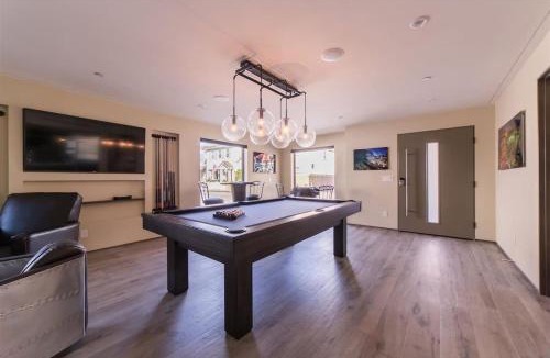 Balboa Peninsula House | High End Luxury Near The Bay & Beach home