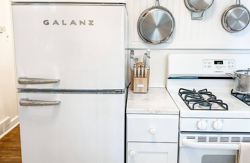University District House | High Point House - amazing location -Sleeps 12!