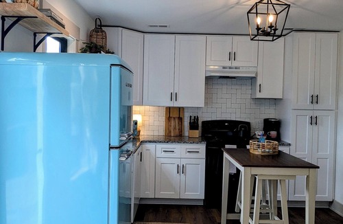 Denton Apartment | High Rock Mountain & Lake Guest House, 20 mile view!