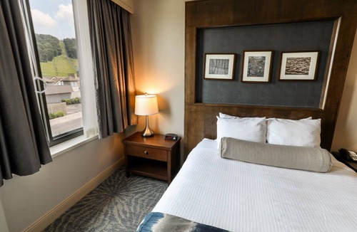 Fairfield Cabin | Highland Queen | Relaxing Getaway Near Slopes