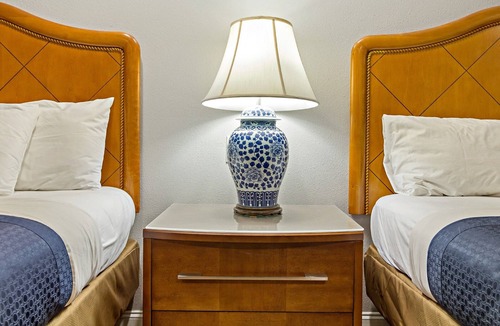 Dimond Hotel | Highlander Motel