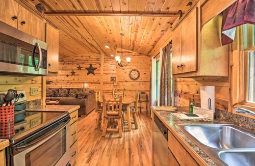 Helen Cabin | Highline 4 bdrm Cabin! Pool Table! Near Helen!
