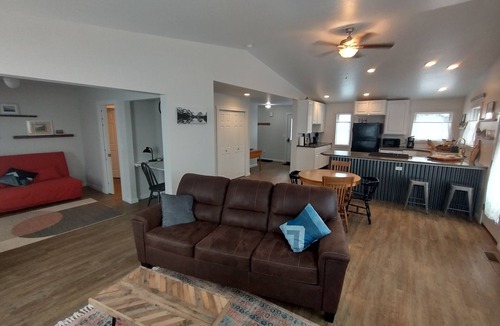 Santa Rita House | Highway 2 Modern Cottage