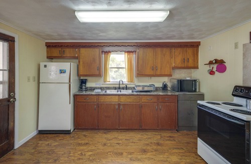Whitney House | Hike From Your Door! Pet-Friendly Whitney Home