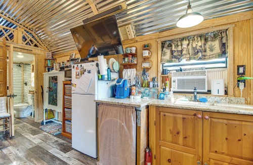 Summerfield Cabin | Hike the Ouachitas! Remote Mtn Hideaway w/Trails