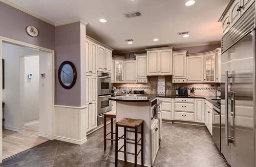 Dripping Springs House | Hill Country Retreat | Private Pool | Hot Tub | Sleeps to 12