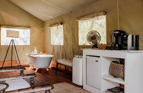 Johnson City Condo | 🏕️ Hill Country Safari Tent w/Soaking Tub + Cowboy Pool | Glamping Escape 🌿