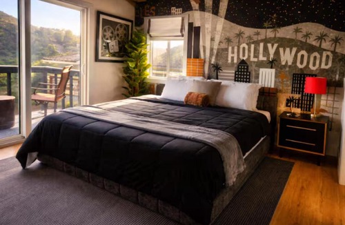 Hollywoodland Villa | Hillside Retreat with Balcony Views of the Hollywood Sign
