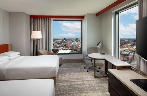 Arena District Hotel | Hilton Columbus Downtown