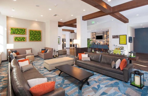 Downtown Burbank Hotel | Hilton Garden Inn Burbank Los Angeles