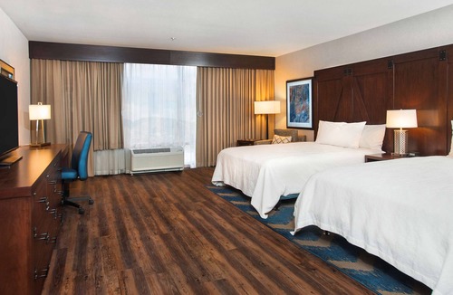 Downtown Burbank Hotel | Hilton Garden Inn Burbank Los Angeles