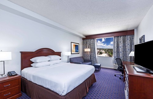 Brazos Hotel | Hilton Waco