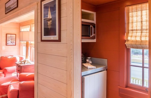 Oriental Cottage | Hinkley Cottage, Quaint w/Queen Bed – River Dunes