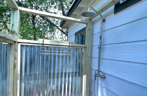 South Congress House | Hip, SoCo Space-78704 Ideal for Long-Term Stays