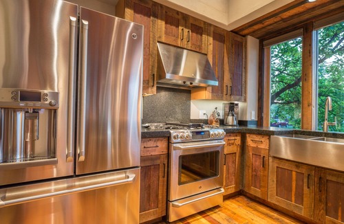 Rose Park Condo | Hip-Strip Condo @ "Corner Building"
